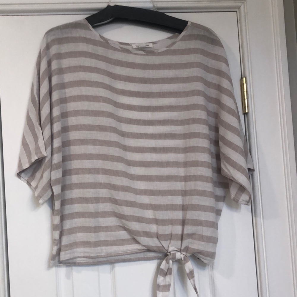 Beach lunch lounge, striped top